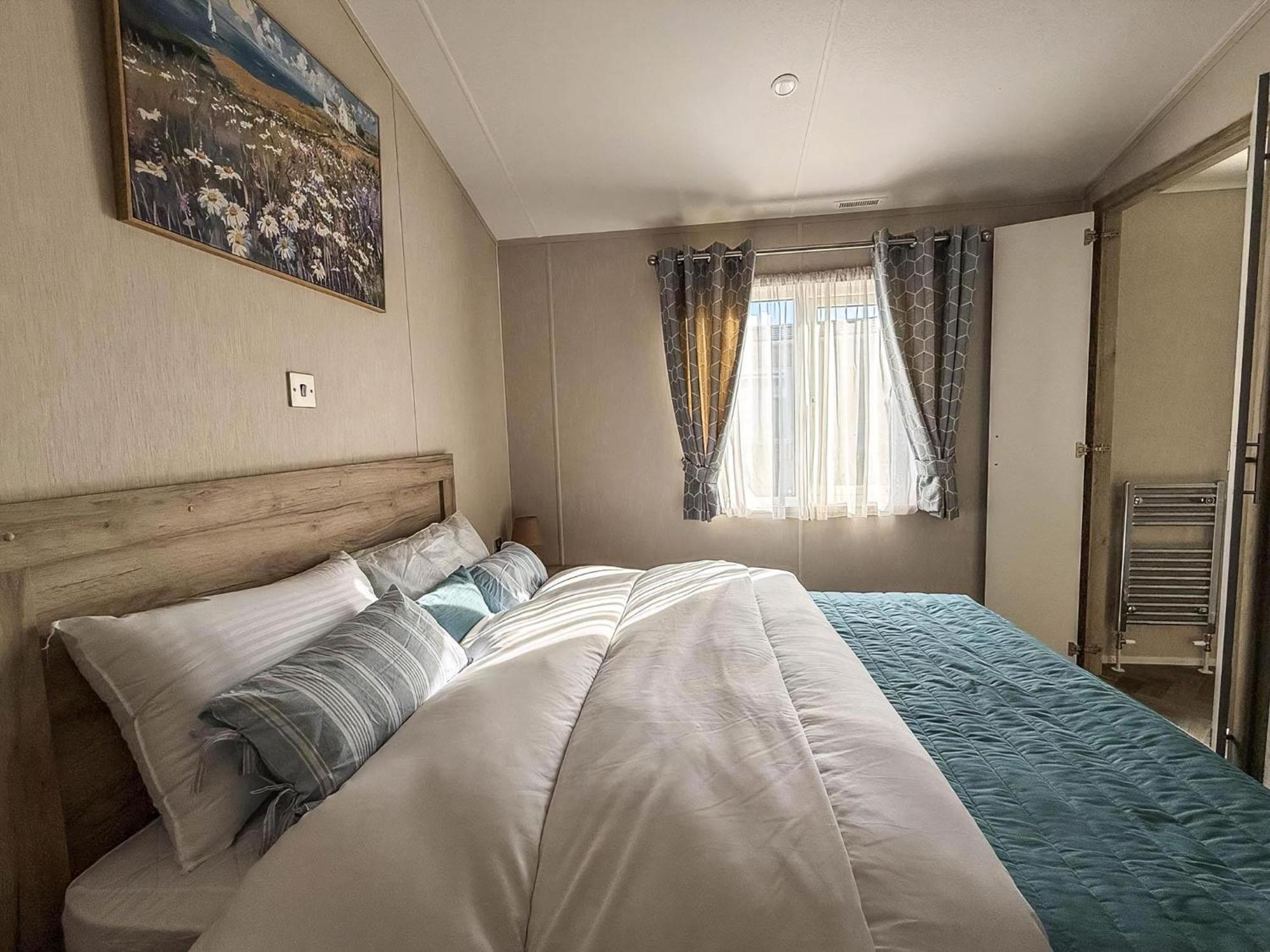 Stunning 6 Berth Lodge With Full Sea Views In Suffolk Ref 68007Cr 로웨스터프 외부 사진