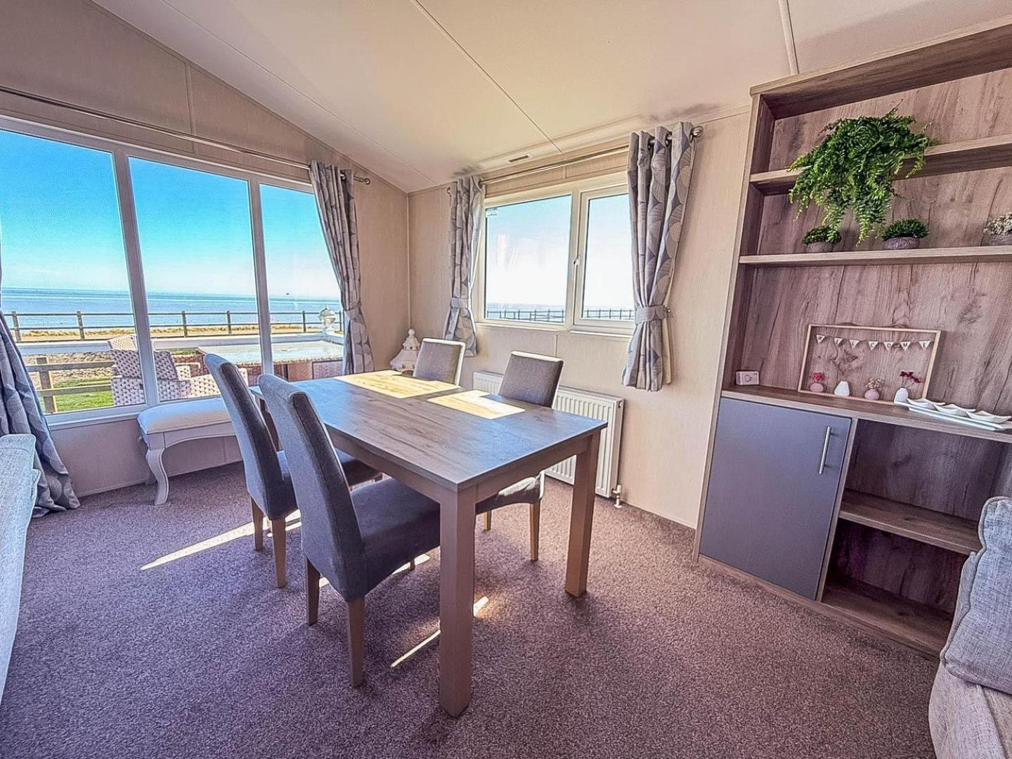 Stunning 6 Berth Lodge With Full Sea Views In Suffolk Ref 68007Cr 로웨스터프 외부 사진
