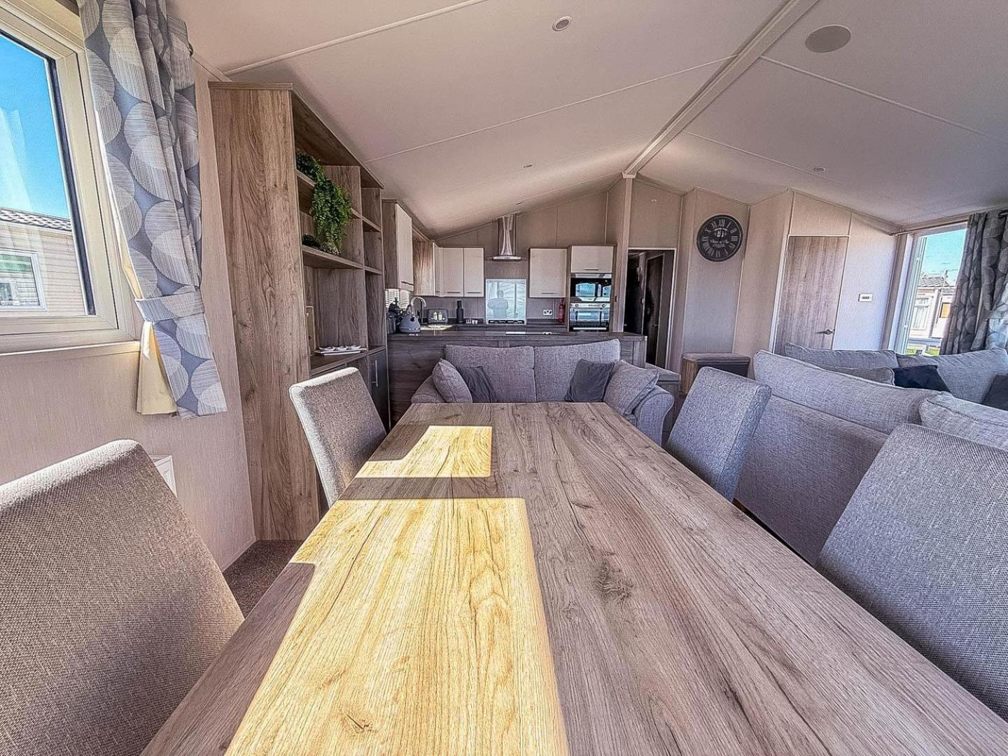 Stunning 6 Berth Lodge With Full Sea Views In Suffolk Ref 68007Cr 로웨스터프 외부 사진